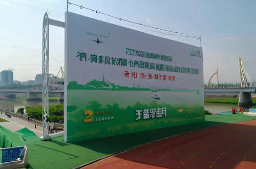 搭建木質鄭州背景板的成本大概是多少?